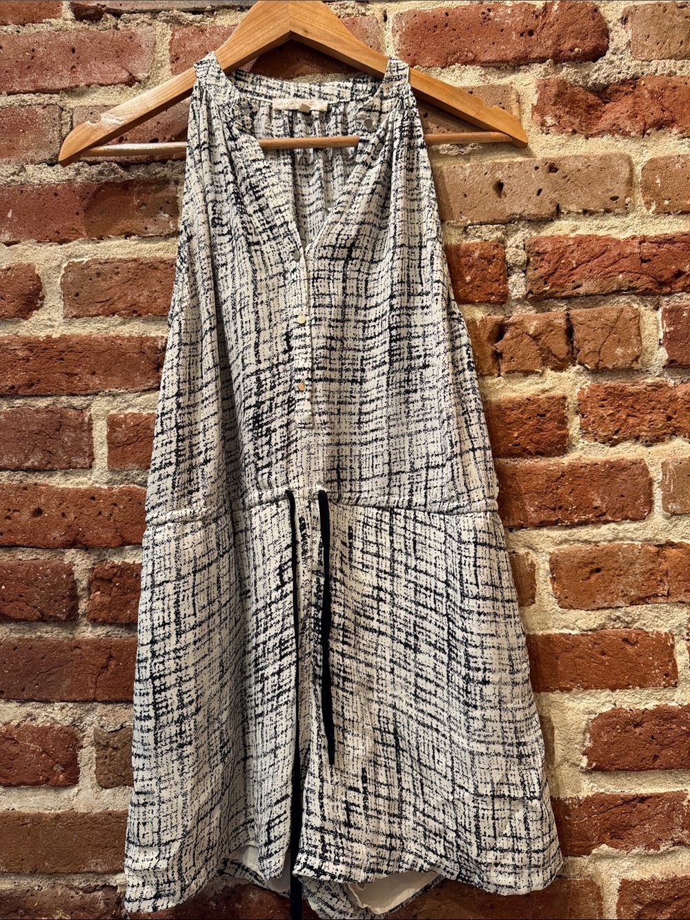 Sleeveless Black & White Patterned Jumpsuit
